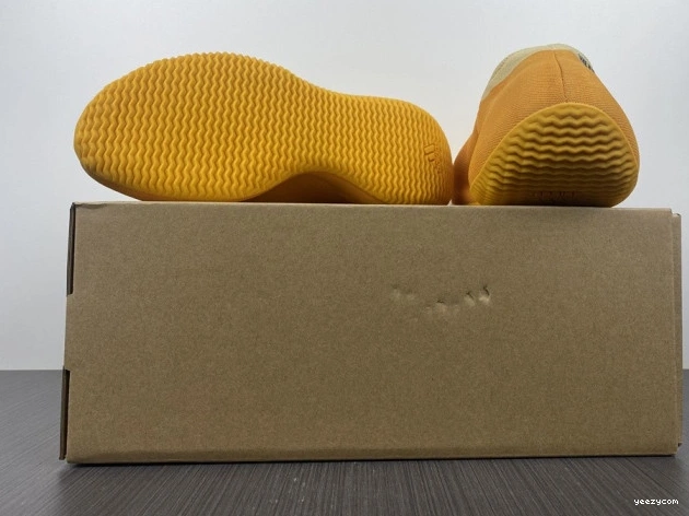 GW5353 Adidas Yeezy Sulfur Knit RNR 1122